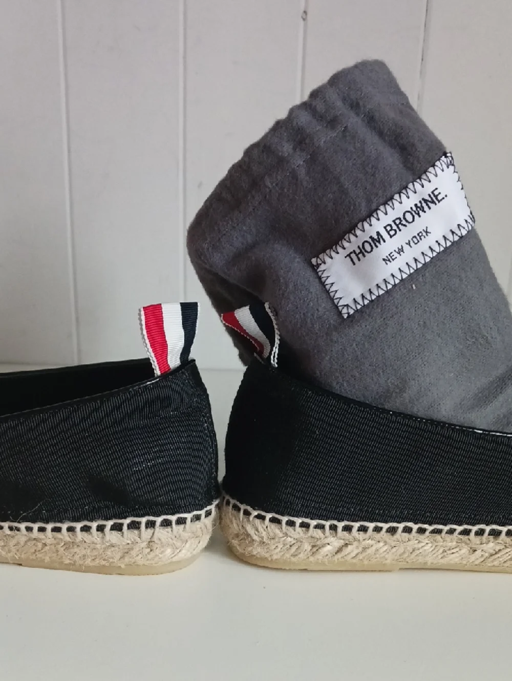 THOM BROWNE BLK ESPADRILLE FLATS SHOES.